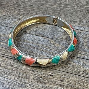 Vintage Inspired Gold Tone & Enamel Hinged Bangle Bracelet | Coral & Green